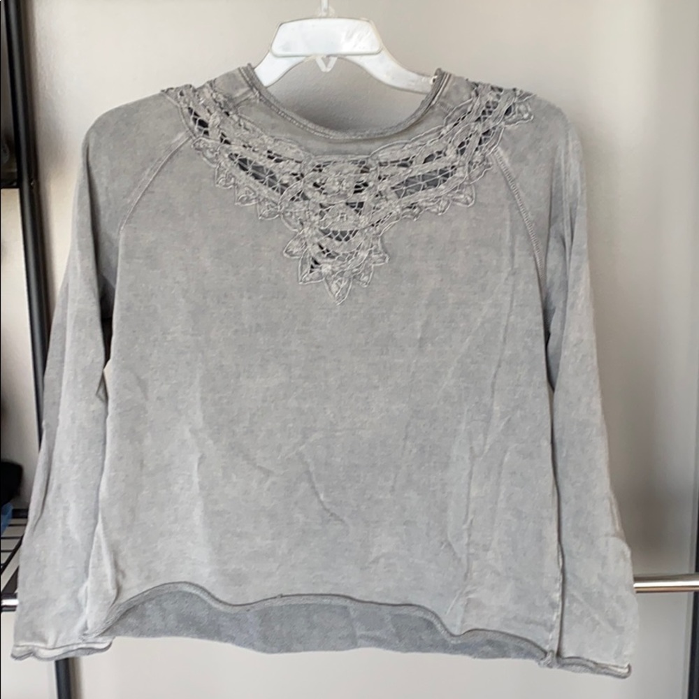 Grey top